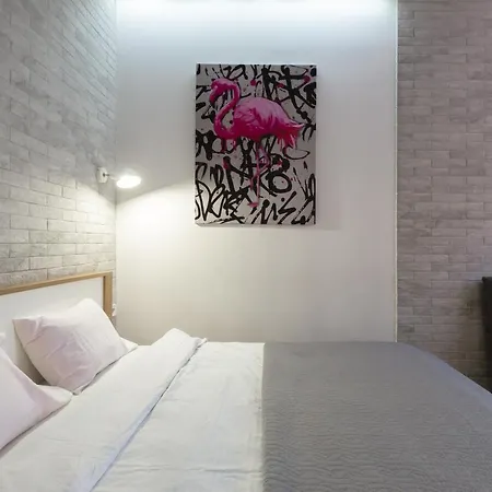 віп в центрі на вулиці проспект свободи 22 біля оперного театру біля вернісажу Апартаменты