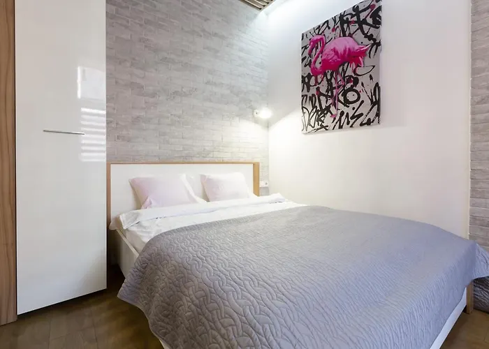 віп в центрі на вулиці проспект свободи 22 біля оперного театру біля вернісажу Appartement