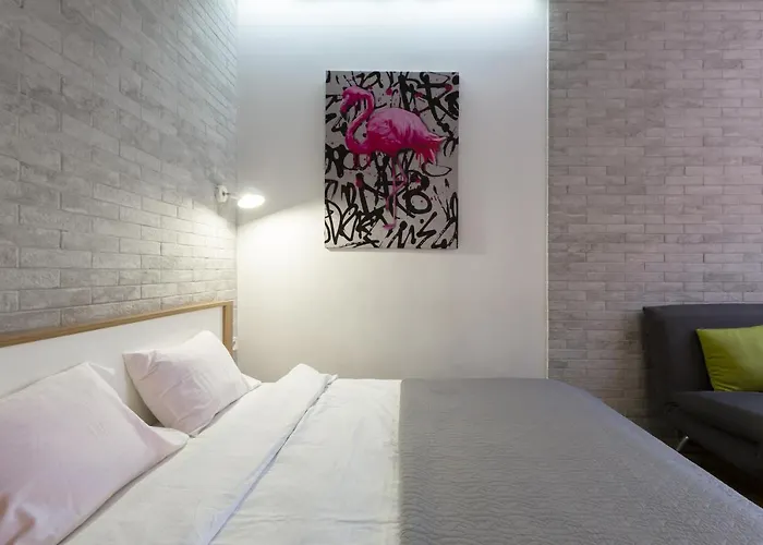 віп в центрі на вулиці проспект свободи 22 біля оперного театру біля вернісажу Appartement