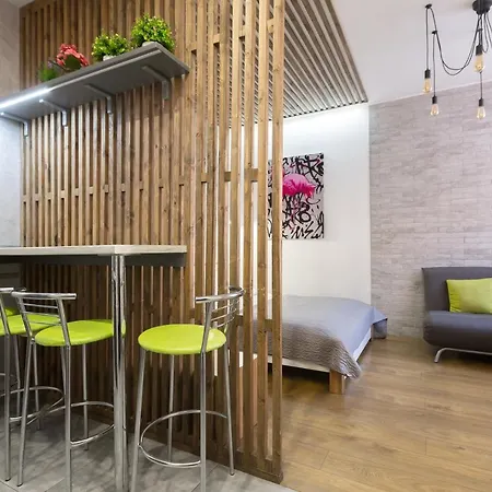 Apartamento віп в центрі на вулиці проспект свободи 22 біля оперного театру біля вернісажу