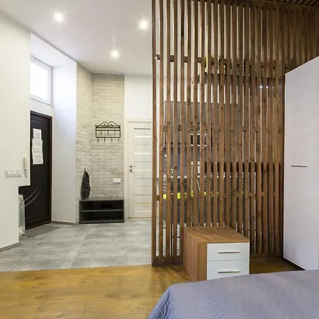 Apartamento віп в центрі на вулиці проспект свободи 22 біля оперного театру біля вернісажу