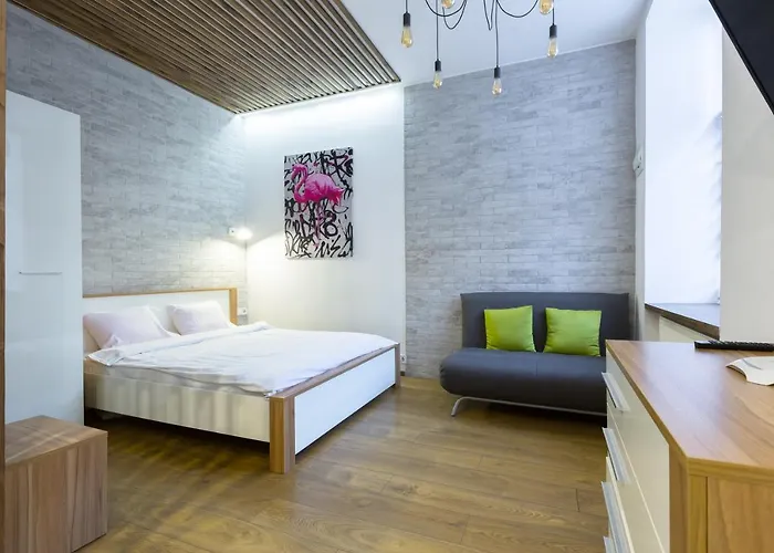 віп в центрі на вулиці проспект свободи 22 біля оперного театру біля вернісажу